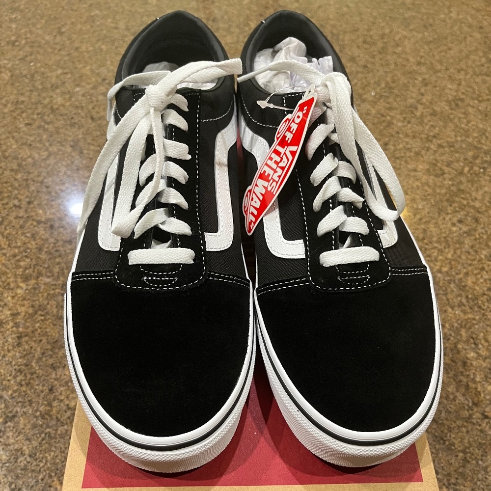 NWT Vans Ward Suede Canvas Black and White
